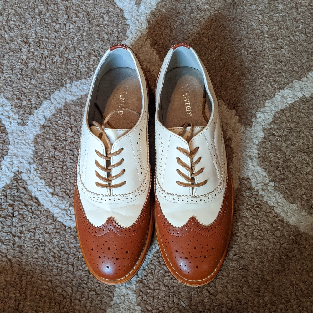 Wanted Talking Picture Oxford Women's 8.5